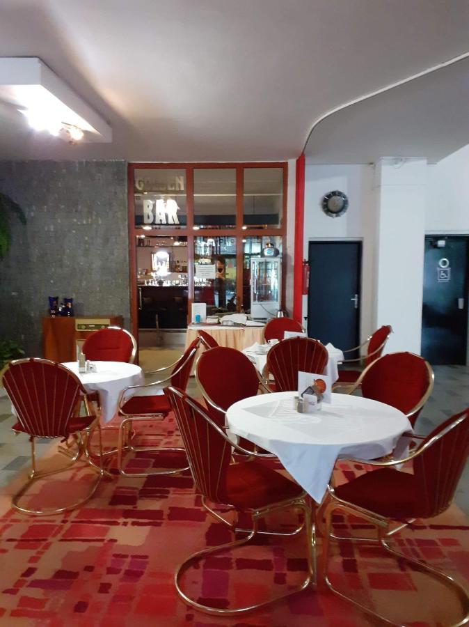Valašské Meziříčí Hotel Apollo מראה חיצוני תמונה